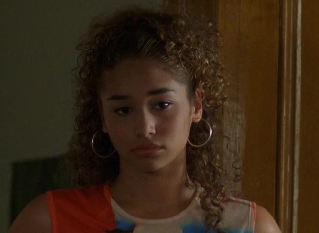 15Love1x04_0008.jpg