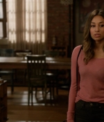 newgirl_s04e21_0008.jpg