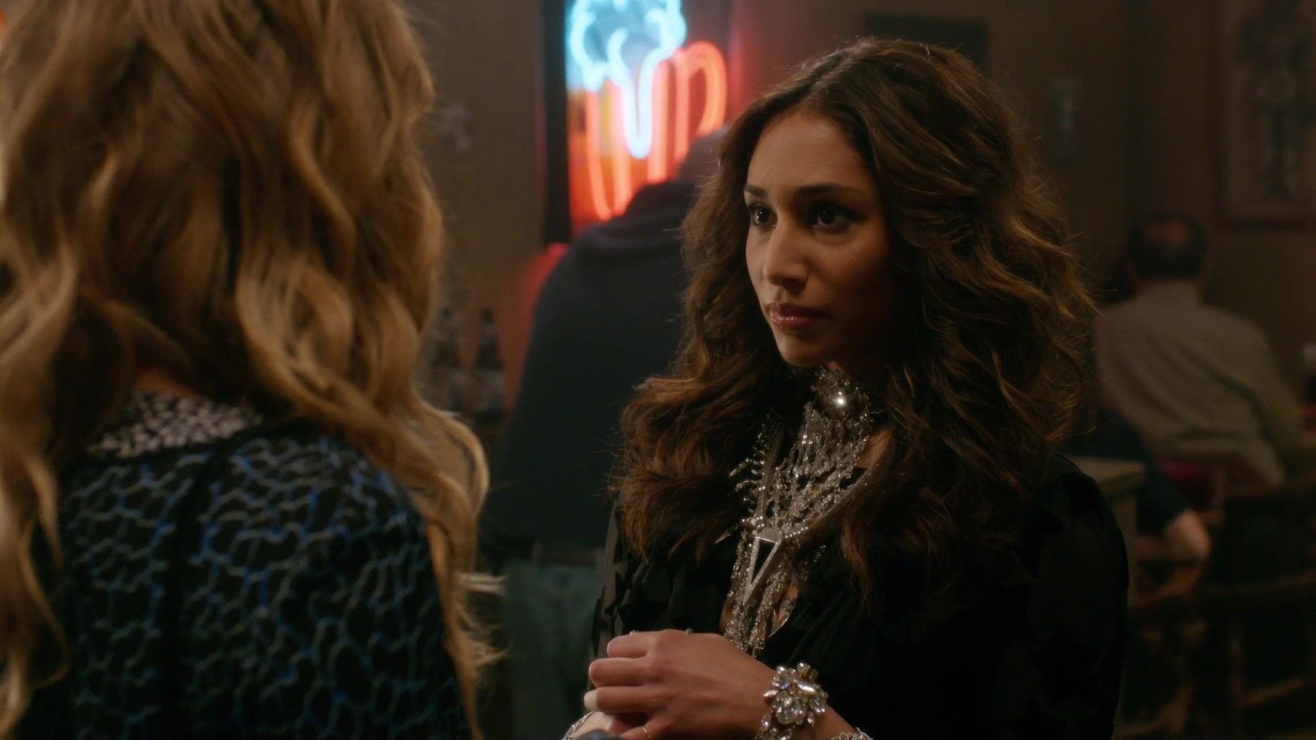SchittsCreek4x10_0135.jpg