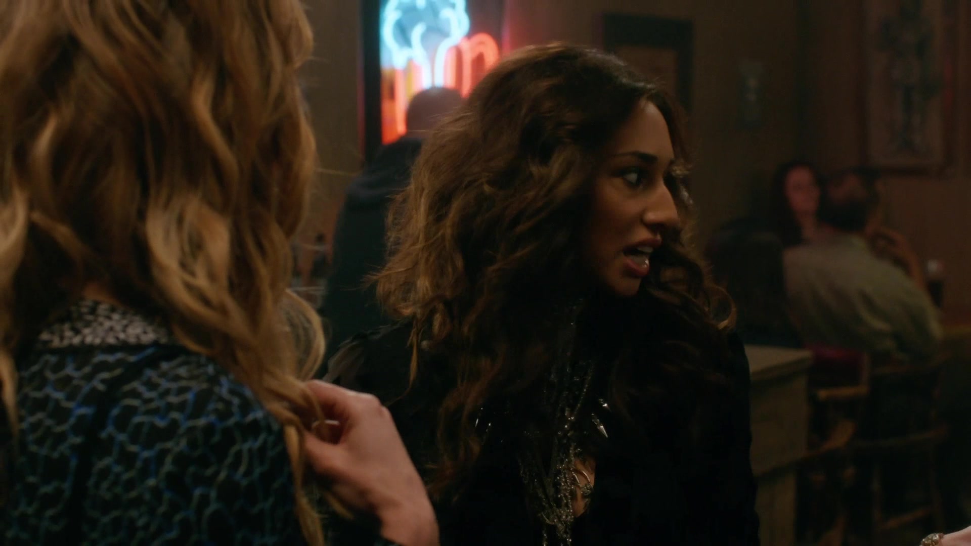 SchittsCreek4x10_0143.jpg