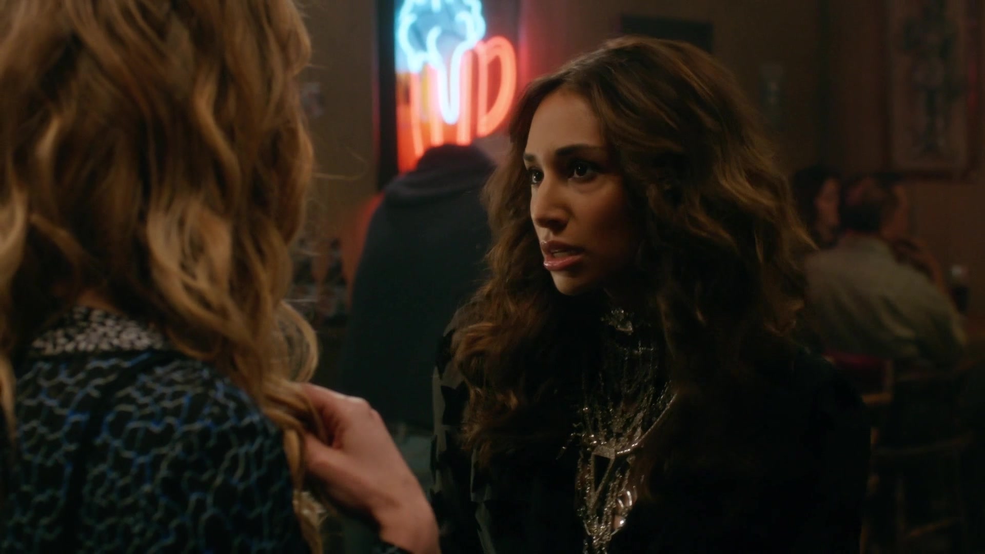 SchittsCreek4x10_0144.jpg